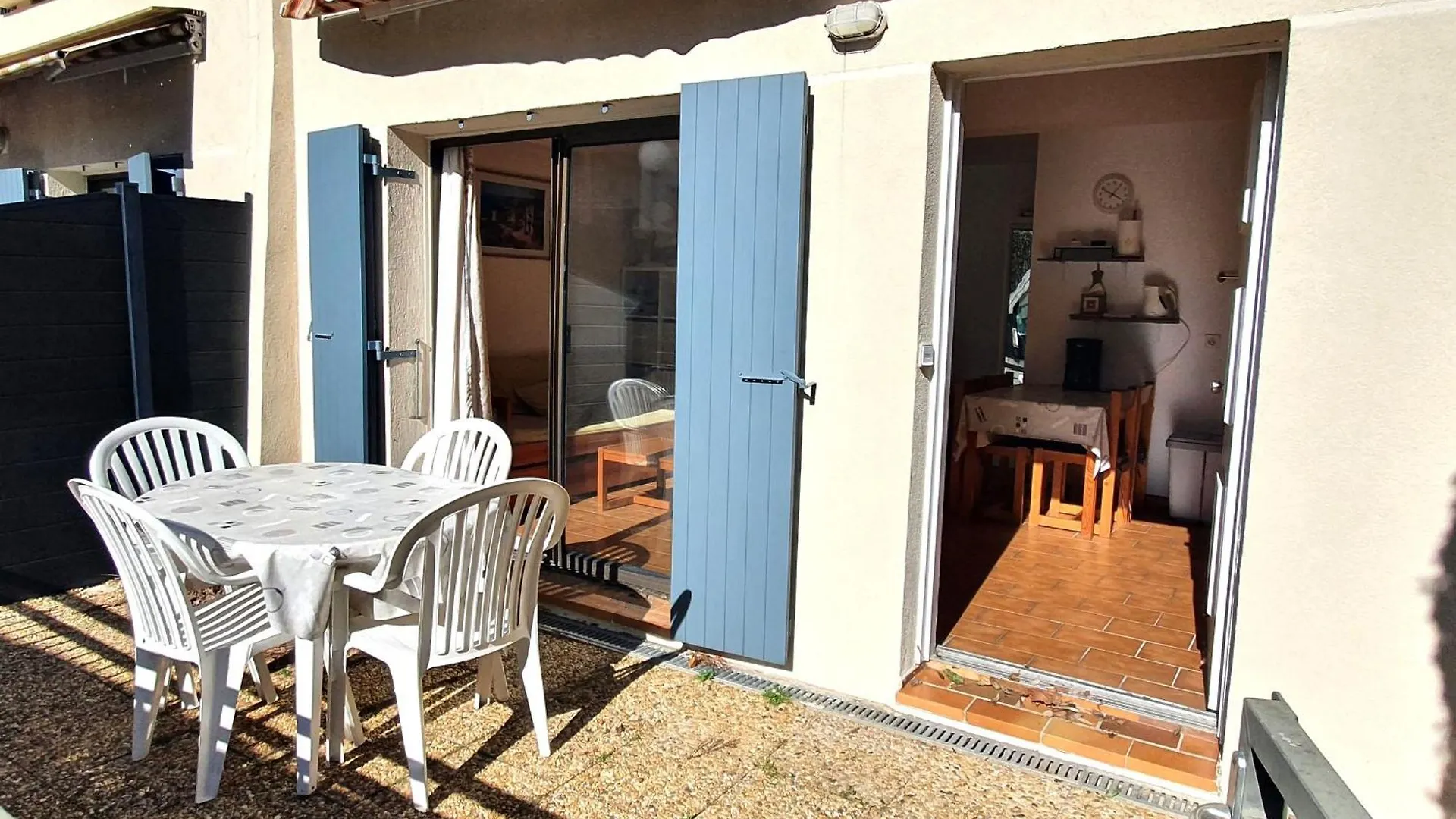Apartmán Studio Avec Coin-Nuit, Piscine, Terrasse Et Parking A Sainte-Maxime, Proche Plages Et Commerces - Fr-1-780-74