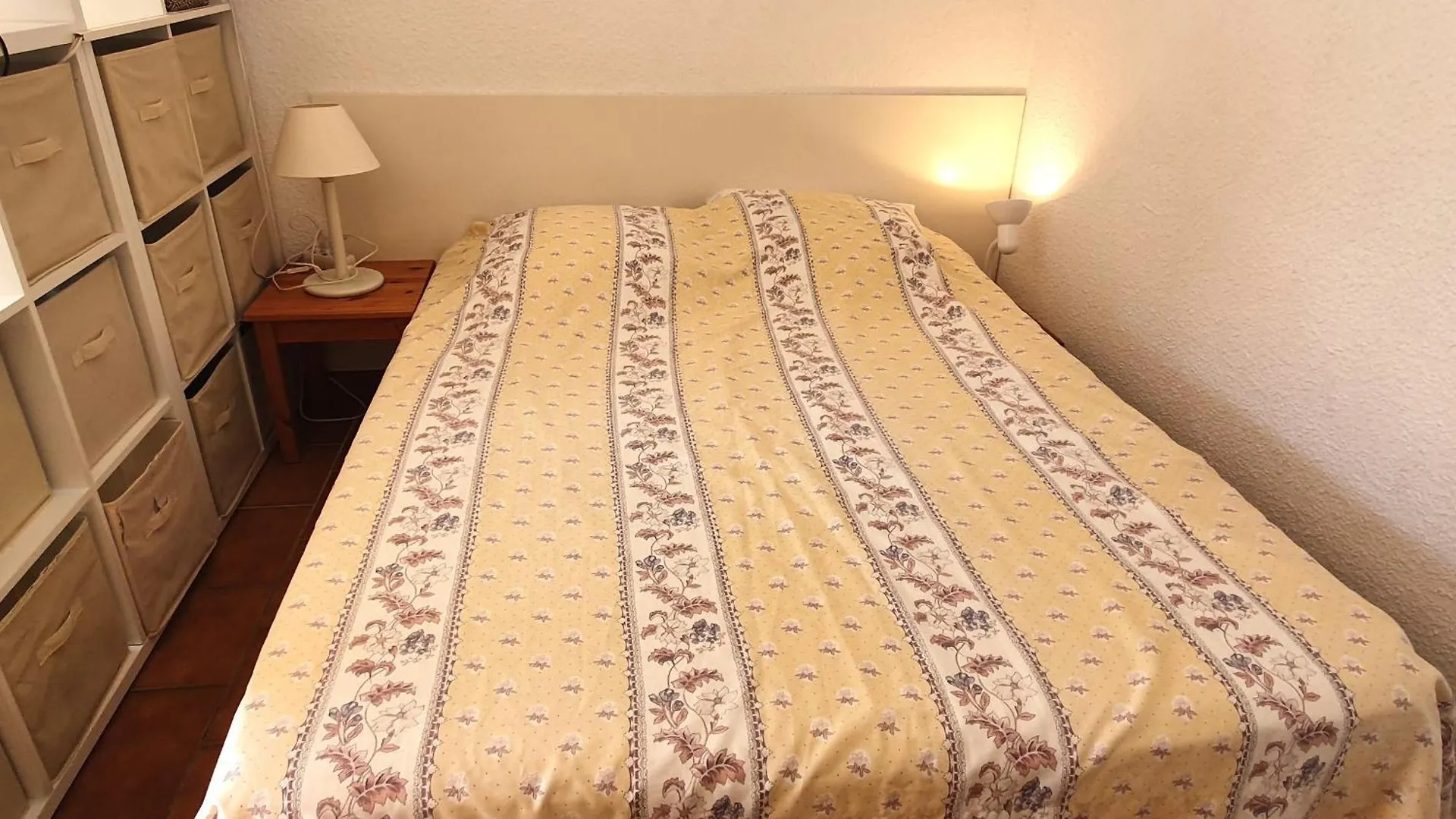 Studio Avec Coin-Nuit, Piscine, Terrasse Et Parking A Sainte-Maxime, Proche Plages Et Commerces - Fr-1-780-74 0*, Sainte-Maxime