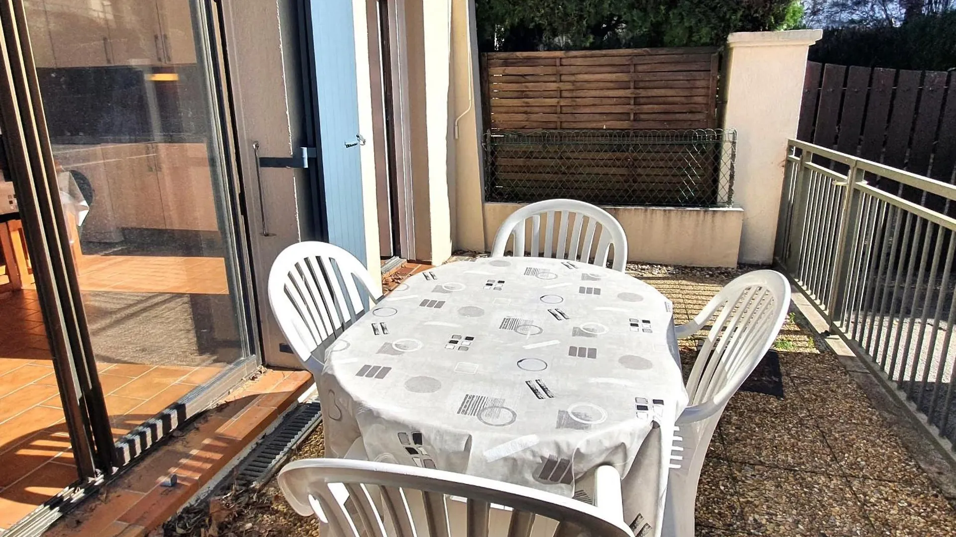 Studio Avec Coin-Nuit, Piscine, Terrasse Et Parking A Sainte-Maxime, Proche Plages Et Commerces - Fr-1-780-74 0*, Sainte-Maxime Francie