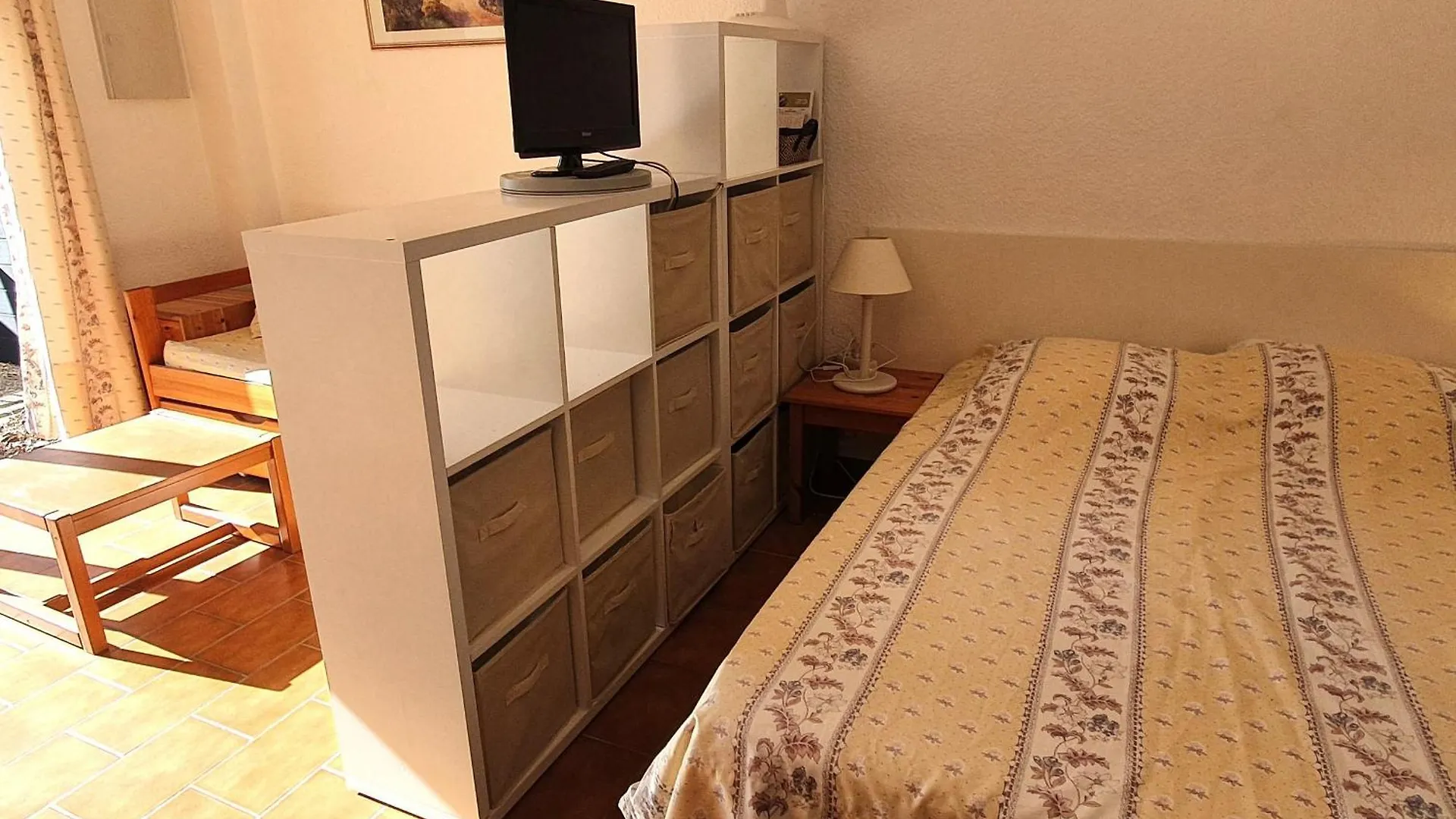 Studio Avec Coin-Nuit, Piscine, Terrasse Et Parking A Sainte-Maxime, Proche Plages Et Commerces - Fr-1-780-74 Sainte-Maxime
